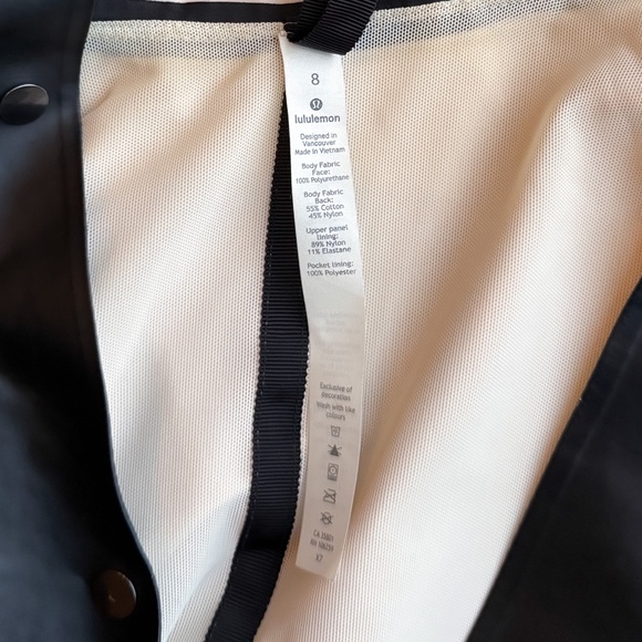 Lululemon heavy-duty raincoat - Picture 3 of 4